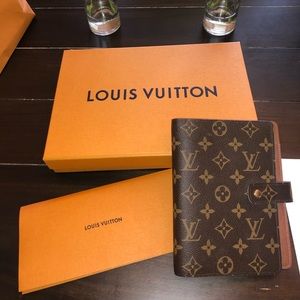 Louis Vuitton Medium Ring Agenda Cover